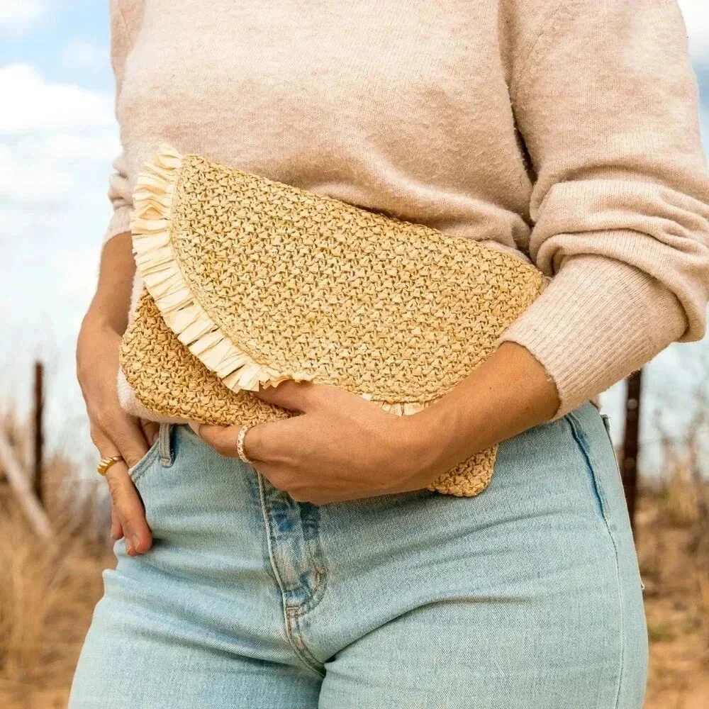 NWOT - Beachly - The North Shore Tropical Lined Clutch